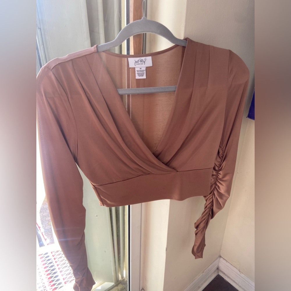 Cropped long sleeve shirt
